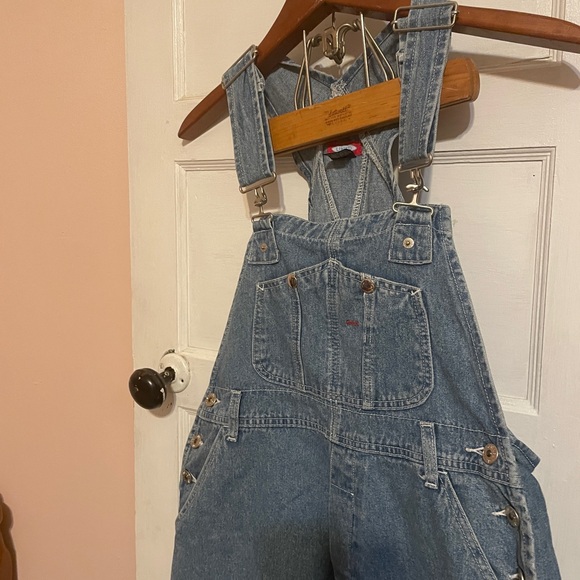Vintage Limited Overalls

In great condition. No holes, tears, or stains - Picture 3 of 8